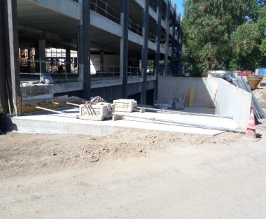 Restructuration complète de plateaux de bureaux existants R+2